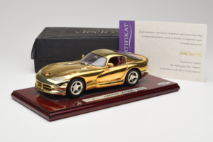 Dodge Viper GTS Gold Plated 23K Maisto 1:18 GP001 Diecast - image 8 of 8