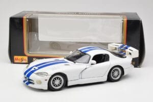 Dodge Viper GTS-R GT2 White 1997 Maisto 1:18 50316 Diecast - image 8 of 8
