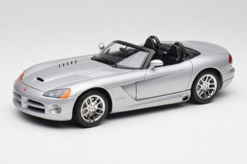 Dodge Viper SRT-10 Bright Silver Bburago 1:18 Dodge Viper SRT-10 Bright Silver Bburago 1:18 34908 Diecast