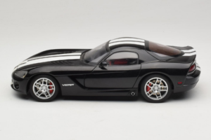Dodge Viper SRT-10 Coupe Black AUTOart 1:18 71712 Diecast - image 4 of 8