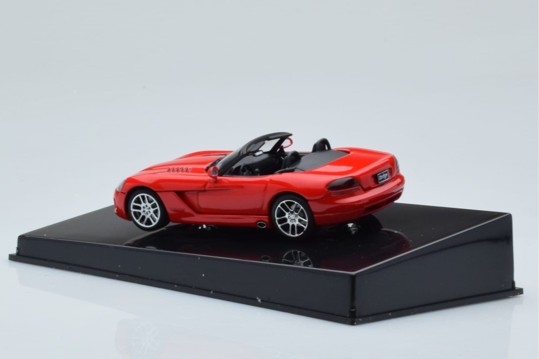 AUTOart Dodge Viper SRT-10 1:43 Red Diecast
