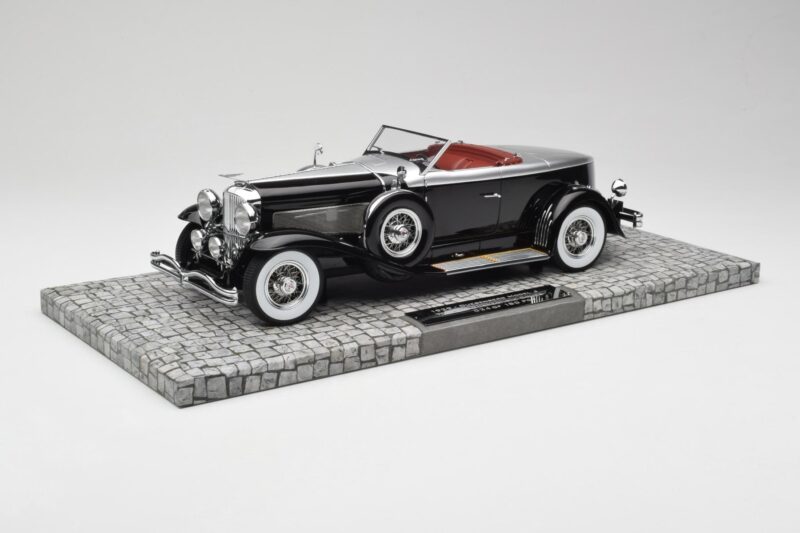 Duesenberg Model J Torpedo Disappearing Top Convertible Coupe Silver Black Minichamps 1:18 Duesenberg Model J Torpedo Disappearing Top Convertible Coupe Silver Black Minichamps 1:18 107150431 Resin