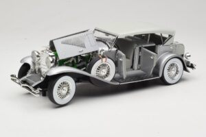 Duesenberg SJ Silver GreenLight 1:18 13525 Diecast - image 2 of 8