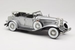 Duesenberg SJ Silver GreenLight 1:18 13525 Diecast - image 6 of 8