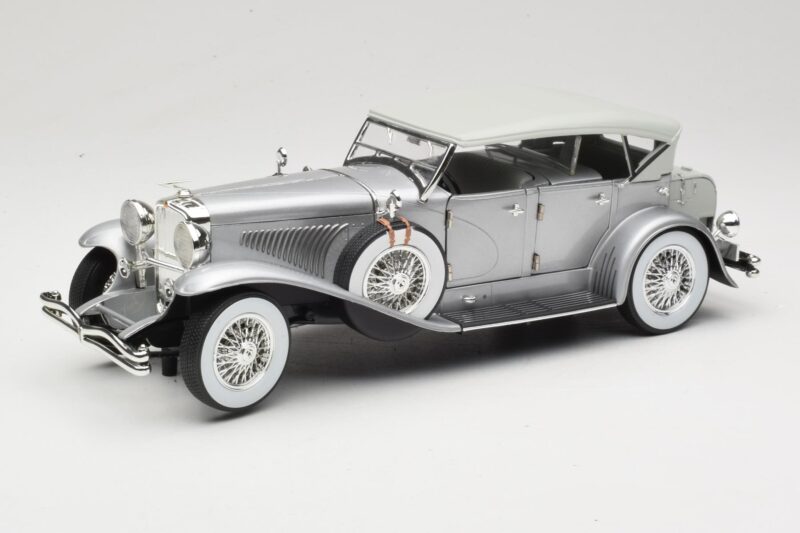 Duesenberg SJ Silver GreenLight 1:18 13525 Diecast