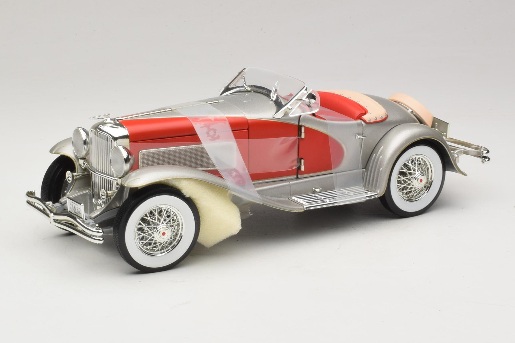 dusenberg-silver-red-clark-