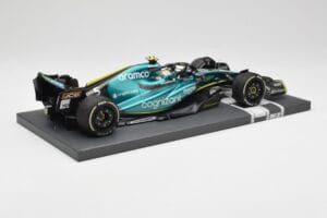 Aston Martin AMR22 Aramco #5 S. Vettel Abu Dhabi GP 2022 Last Race Collector's Edition Minichamps 1:18 117222205 Resin - image 3 of 7