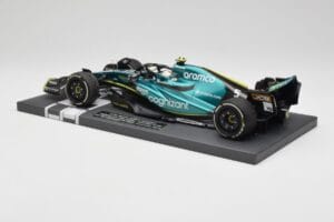 Aston Martin AMR22 Aramco #5 S. Vettel Abu Dhabi GP 2022 Last Race Collector's Edition Minichamps 1:18 117222205 Resin - image 5 of 7