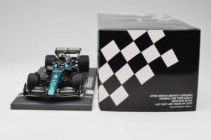 Aston Martin AMR22 Aramco #5 S. Vettel Abu Dhabi GP 2022 Last Race Collector's Edition Minichamps 1:18 117222205 Resin - image 6 of 7