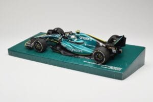 Aston Martin AMR22 #5 S. Vettel Last Race Abu Dhabi GP 2022 Minichamps 1:18 147222205 Resin - image 5 of 7