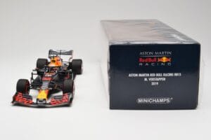 Aston Martin Red Bull Racing RB15 #33 M. Verstappen F1 2019 Minichamps 1:18 110190033 Diecast - image 6 of 7