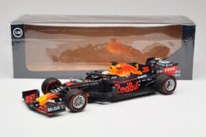 Aston Martin Red Bull Racing RB15 #33 M. Verstappen F1 2019 Minichamps 1:18 110190033 Diecast - image 7 of 7