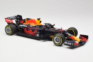 Aston Martin Red Bull Racing RB16 #33 M. Verstappen Abu Dhabi GP Winner 2020 Minichamps 1:18 110201733 Diecast - image 4 of 7