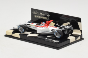 BAR 006 Honda #10 T. Sato BAR Honda F1 Team 2004 Minichamps 1:43 400040010 Diecast - image 3 of 5