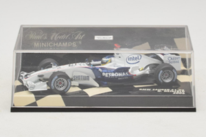 BMW Sauber F1.06 #16 N. Heidfeld BMW Sauber F1 Team 2006 Minichamps 1:43 400060016 Diecast - image 4 of 5
