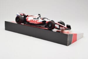 Haas VF-22 #20 K. Magnussen Pole Position Brazil GP 2022 Minichamps 1:18 147222120 Diecast - image 4 of 7