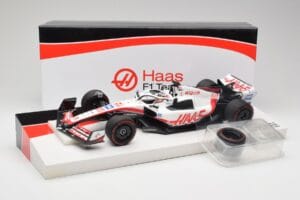 Haas VF-22 #20 K. Magnussen Pole Position Brazil GP 2022 Minichamps 1:18 147222120 Diecast - image 7 of 7