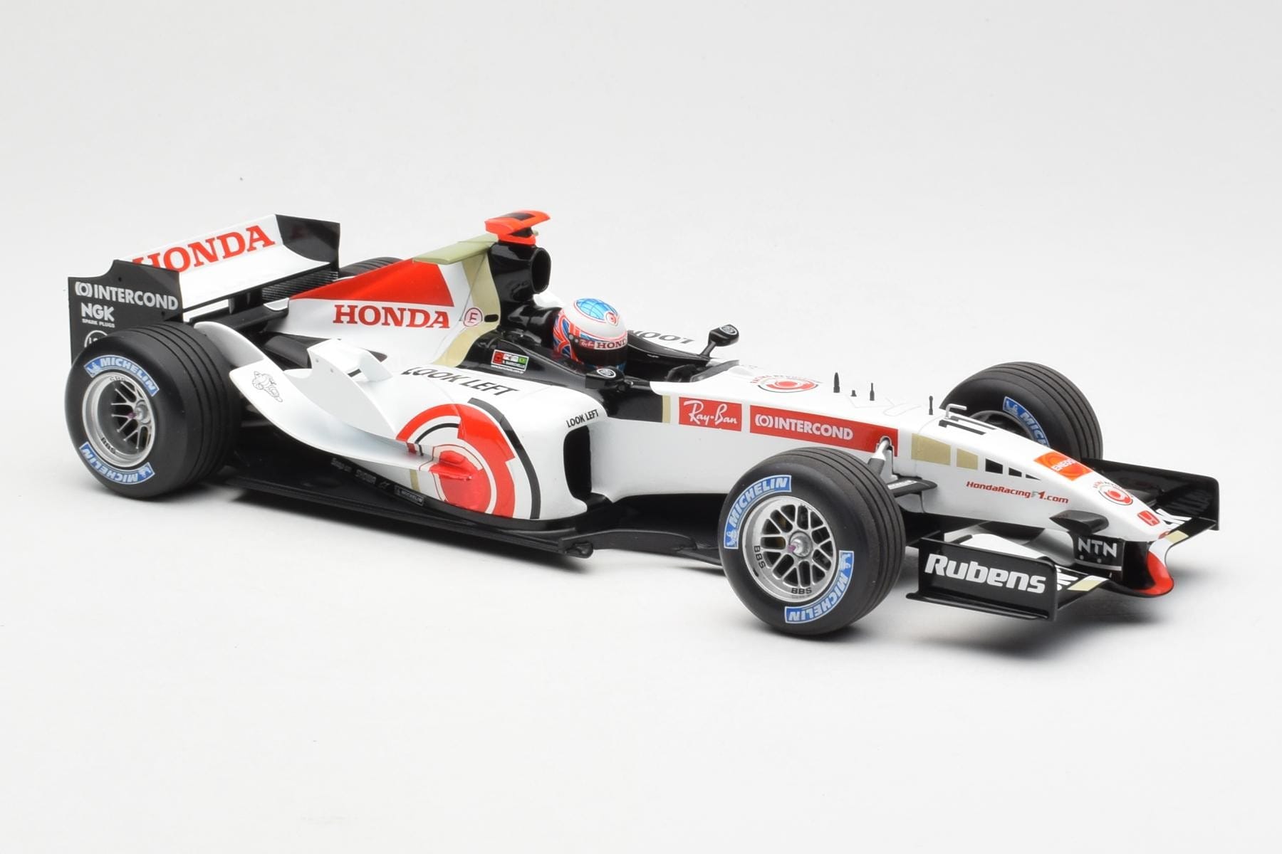 MINICHAMPS ミニチャンプス　BAR Honda 03 1/18 Minichamps Honda RA106 Barrichello Showcar 1:18