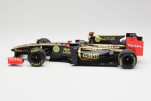 Lotus Renault GP R31 #10 B. Senna F1 2011 Minichamps 1:18 150110079-C1 Diecast - image 3 of 7
