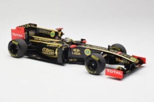 Lotus Renault GP R31 #10 B. Senna F1 2011 Minichamps 1:18 150110079-C1 Diecast - image 4 of 7