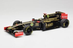 Lotus Renault GP R31 #10 B. Senna F1 2011 Minichamps 1:18 150110079-C1 Diecast