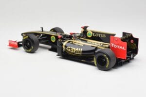 Lotus Renault GP R31 #10 B. Senna F1 2011 Minichamps 1:18 150110079-C1 Diecast - image 5 of 7