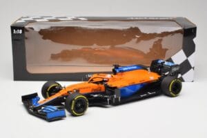 McLaren MCL35M #3 D. Ricciardo Bahrain GP 2021 Minichamps 1:18 530211803 Diecast - image 7 of 7