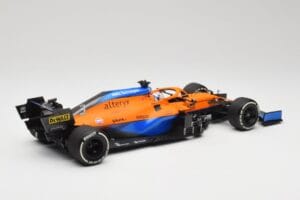 McLaren MCL35M #3 D. Ricciardo Italian GP Winner 2021 Minichamps 1:18 530213303 Resin - image 2 of 7