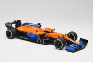 McLaren MCL35M #3 D. Ricciardo Italian GP Winner 2021 Minichamps 1:18 530213303 Resin - image 4 of 7