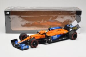 McLaren MCL35M #4 L. Norris Pole Position Russian GP 2021 Minichamps 1:18 530213404 Diecast - image 7 of 7