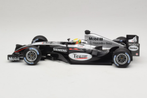 McLaren MP4/19 Mercedes L. Hamilton Autosport Young Driver Test Silverstone 2004 Minichamps 1:18 530044418 Diecast - image 3 of 7