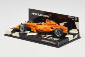 McLaren Mercedes MP4-20 G. Paffett Test Car 2006 Minichamps 1:43 530064395 Diecast - image 3 of 5