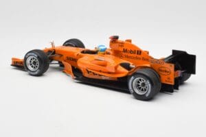 McLaren Mercedes MP4-20 P. de la Rosa F1 Test Car 2006 Minichamps 1:18 PEDRO001 Diecast - image 5 of 6