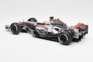 McLaren Mercedes MP4-21 #4 J.P. Montoya F1 2006 Minichamps 1:18 530061804 Diecast - image 5 of 6