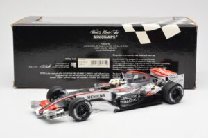 McLaren Mercedes MP4-21 #4 J.P. Montoya F1 2006 Minichamps 1:18 530061804 Diecast - image 6 of 6