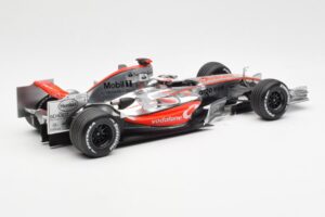 McLaren MP4-21 Mercedes #4 J-P. Montoya Showcar 2006 Minichamps 1:18 MONTOYA002 Diecast - image 2 of 6
