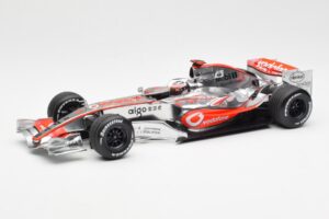 McLaren MP4-21 Mercedes #4 J-P. Montoya Showcar 2006 Minichamps 1:18 MONTOYA002 Diecast