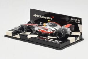 McLaren Mercedes MP4-22 #2 L. Hamilton Race Car 2007 Minichamps 1:43 530074302 Diecast - image 3 of 5
