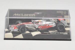 McLaren Mercedes MP4-23 #22 L. Hamilton Race Car 2008 Minichamps 1:43 530084322 Diecast - image 5 of 5