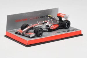 McLaren Mercedes MP4-24 #2 H. Kovalainen Race Car 2009 Minichamps 1:43 503094302 Diecast - image 2 of 5