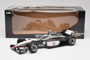 McLaren MP4/13 #8 M. Hakkinen F1 World Champion 1998 Minichamps 1:18 18690008 Diecast - image 6 of 7