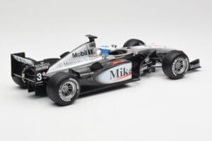 McLaren MP4-16 #4 M. Häkkinen F1 2001 Hot Wheels 1:18 50198 Diecast - image 2 of 6
