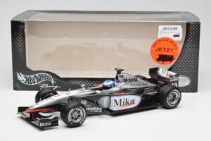 McLaren MP4-16 #4 M. Häkkinen F1 2001 Hot Wheels 1:18 50198 Diecast - image 6 of 6