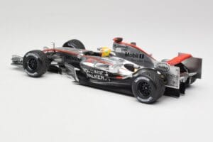 McLaren MP4-21 L. Hamilton Silverstone Test 2006 Minichamps 1:18 530061884 Diecast - image 5 of 6