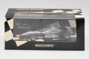 McLaren MP4/98T 2-Seater M. Hakkinen / E. Hakkinen F1 2000 Minichamps 1:43 530984378 Diecast - image 4 of 4