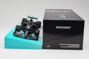 Mercedes AMG Petronas W11 #44 L. Hamilton Winner British GP 2020 Minichamps 1:18 113200444 Diecast - image 6 of 7