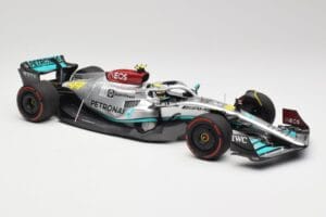 Mercedes AMG W13 E Performance Petronas #44 L. Hamilton Spanish GP 2022 Minichamps 1:18 110220044 Diecast - image 4 of 7