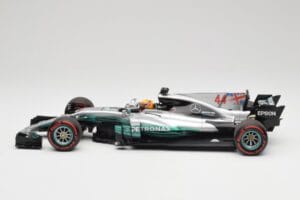 Mercedes AMG W08 EQ Power+ Petronas #44 L. Hamilton F1 World Champion 2017 Minichamps 1:18 186170044 Resin - image 3 of 7