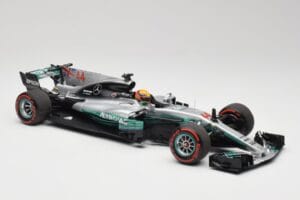 Mercedes AMG W08 EQ Power+ Petronas #44 L. Hamilton F1 World Champion 2017 Minichamps 1:18 186170044 Resin - image 4 of 7