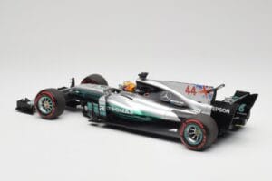 Mercedes AMG W08 EQ Power+ Petronas #44 L. Hamilton F1 World Champion 2017 Minichamps 1:18 186170044 Resin - image 5 of 7